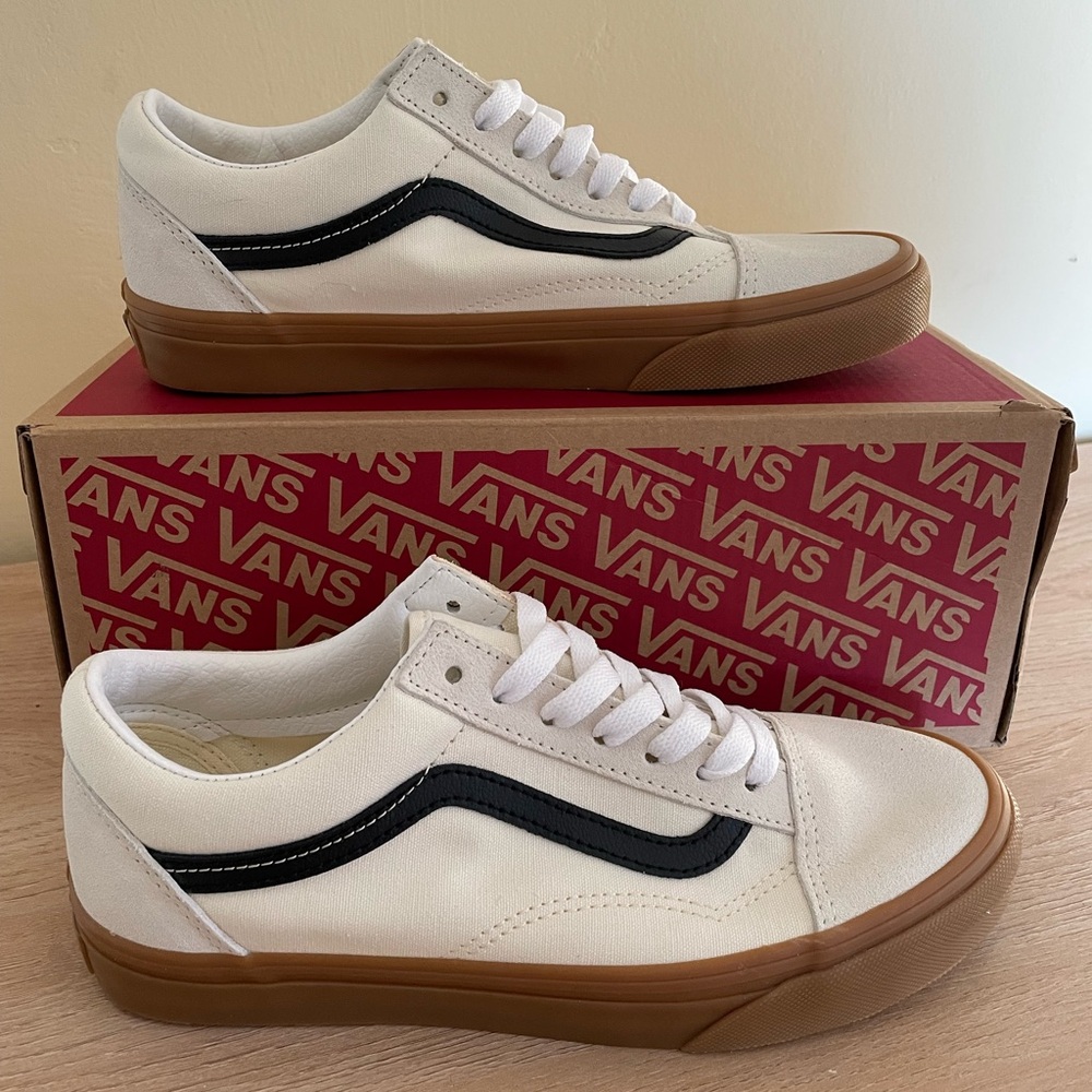 Vans Old Skool Sneakers – Marshmallow / Gum | Women’s 7.5